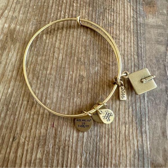 Alex and Ani Gold 2016 Graduation Cap Charm Bracelet - Picture 1 of 3
